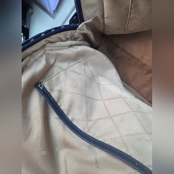 Micheal Kors nylon medium backpack & trav - Picture 12 of 12